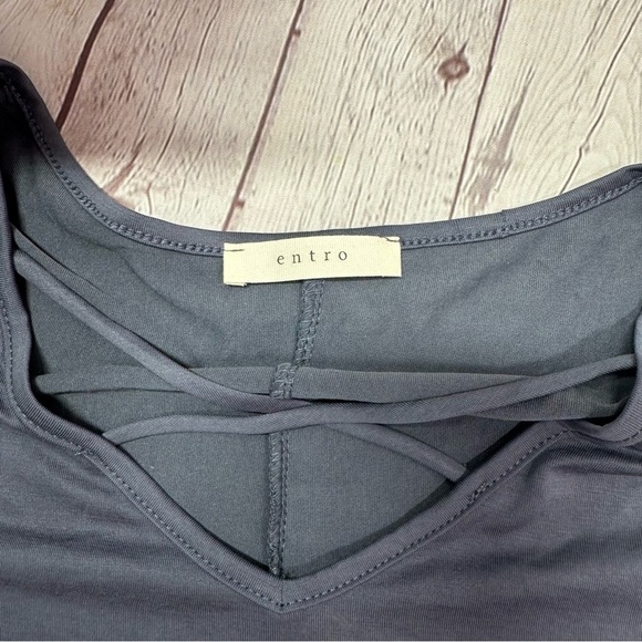 NWT entro boutique med grey crisscross v-neck basic modal top neutral layering - Picture 7 of 13